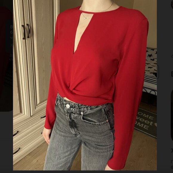 NWOT Red Cropped Twist Keyhole cutout v neckline Long Sleeve Blouse - Picture 1 of 6